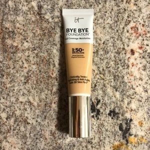 IT Cosmetics BYE BYE Foundation